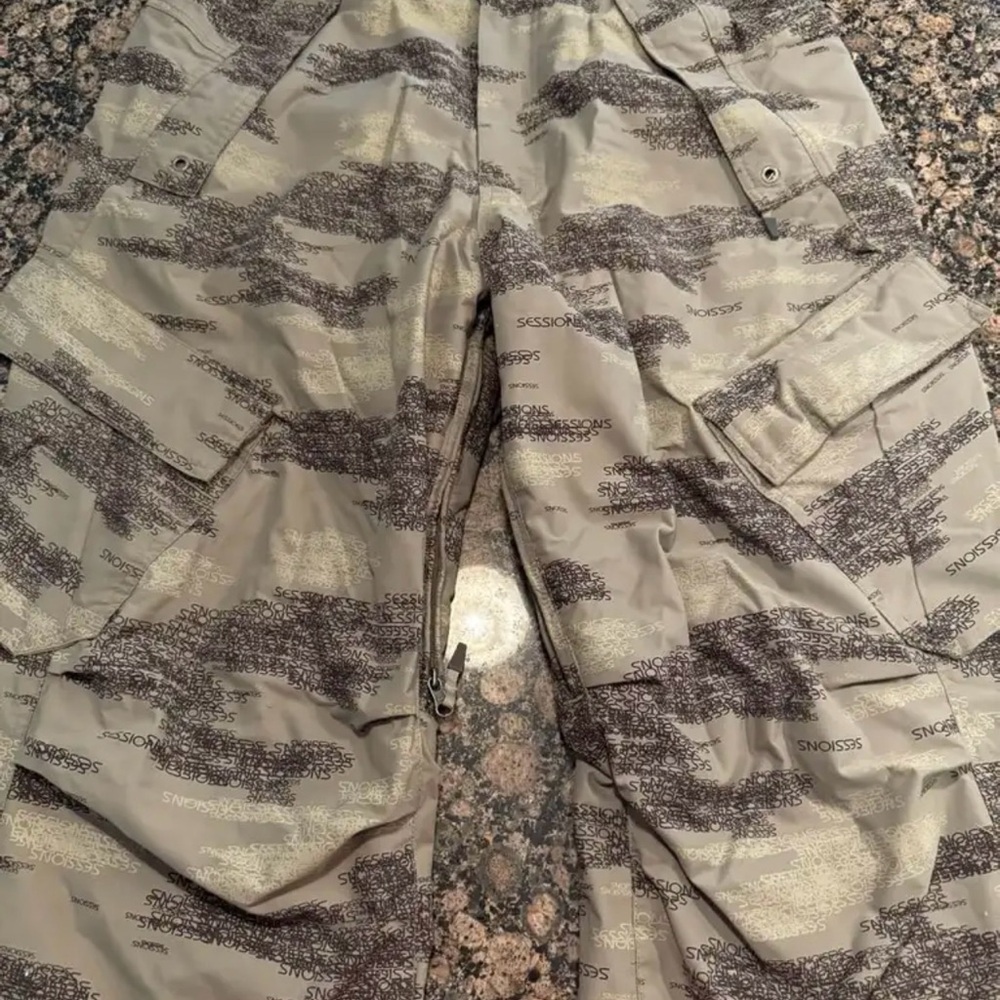 SESSIONS Men’s Camo Snowboarding/Ski Pants